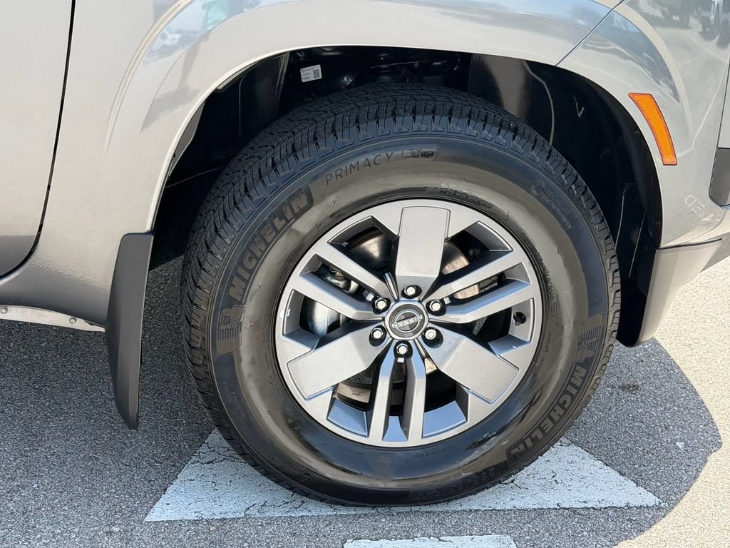 Certified 2025 Nissan Frontier SV w/ SV Convenience Package RWD image 9