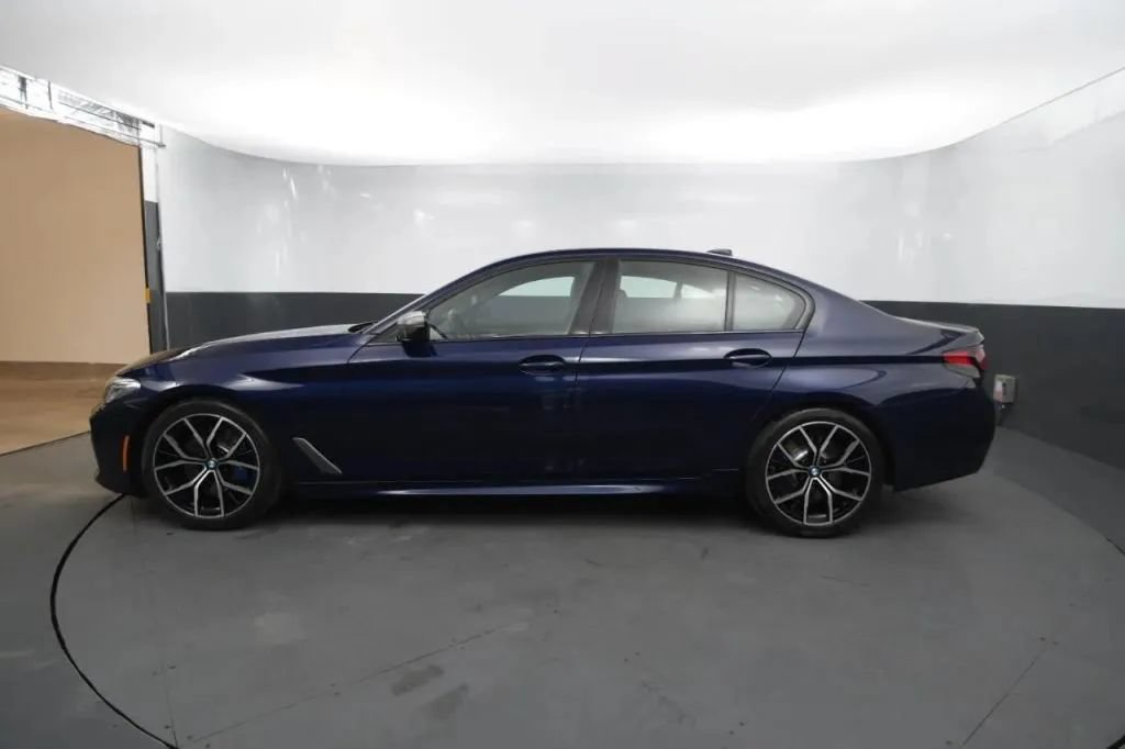 Used 2021 BMW M550i xDrive w/ Executive Package AWD/4WD image 2
