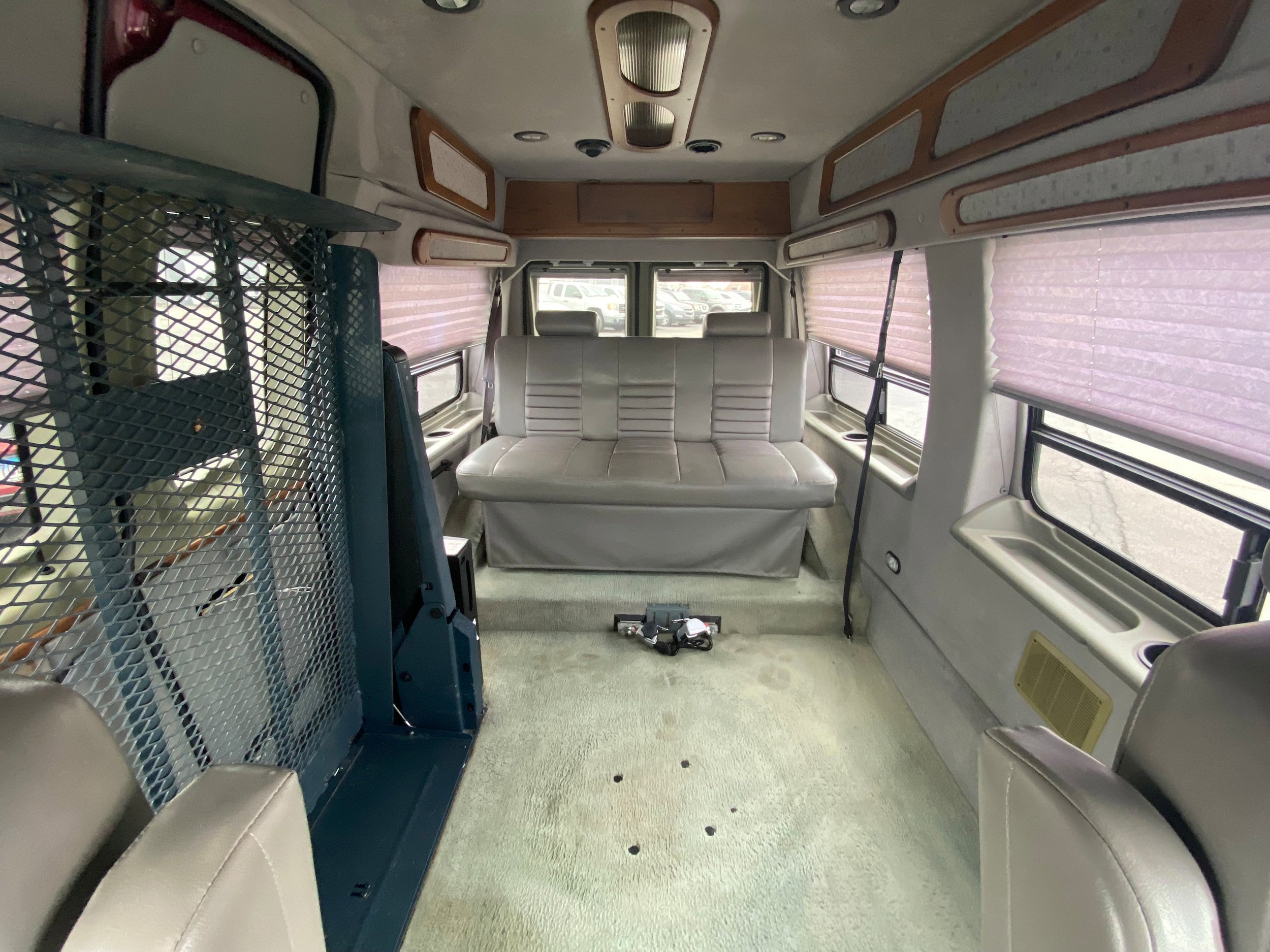 Used 2006 Ford E-250 and Econoline 250 RWD image 16