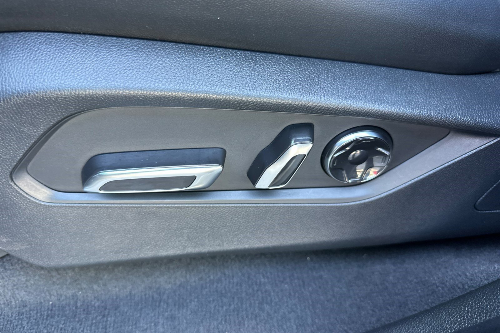 Used 2024 Acura MDX SH-AWD w/ Technology Package image 14