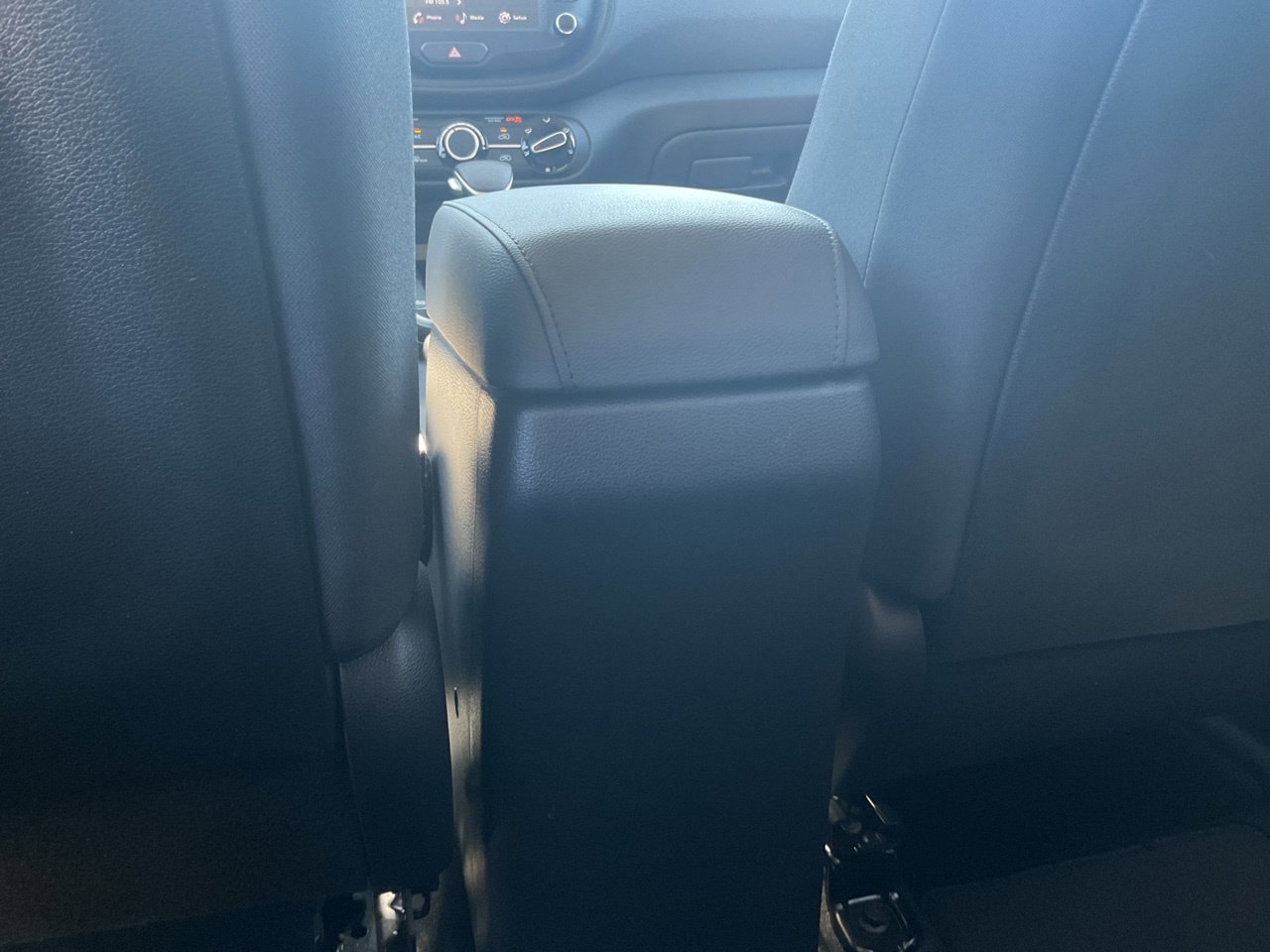 Used 2025 Kia Soul LX w/ LX Technology Package FWD image 11