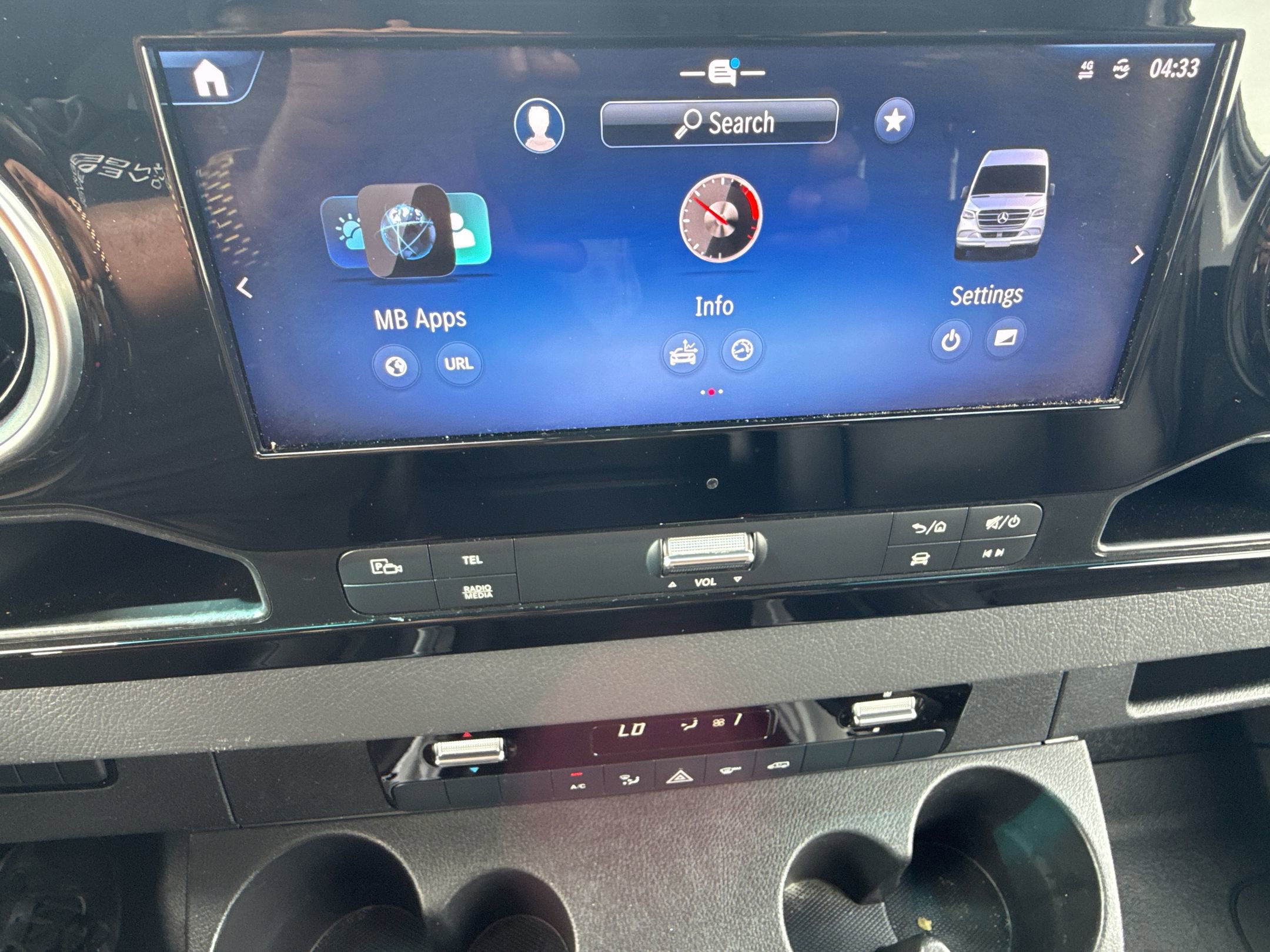 Used 2025 Mercedes-Benz Sprinter 2500 image 19