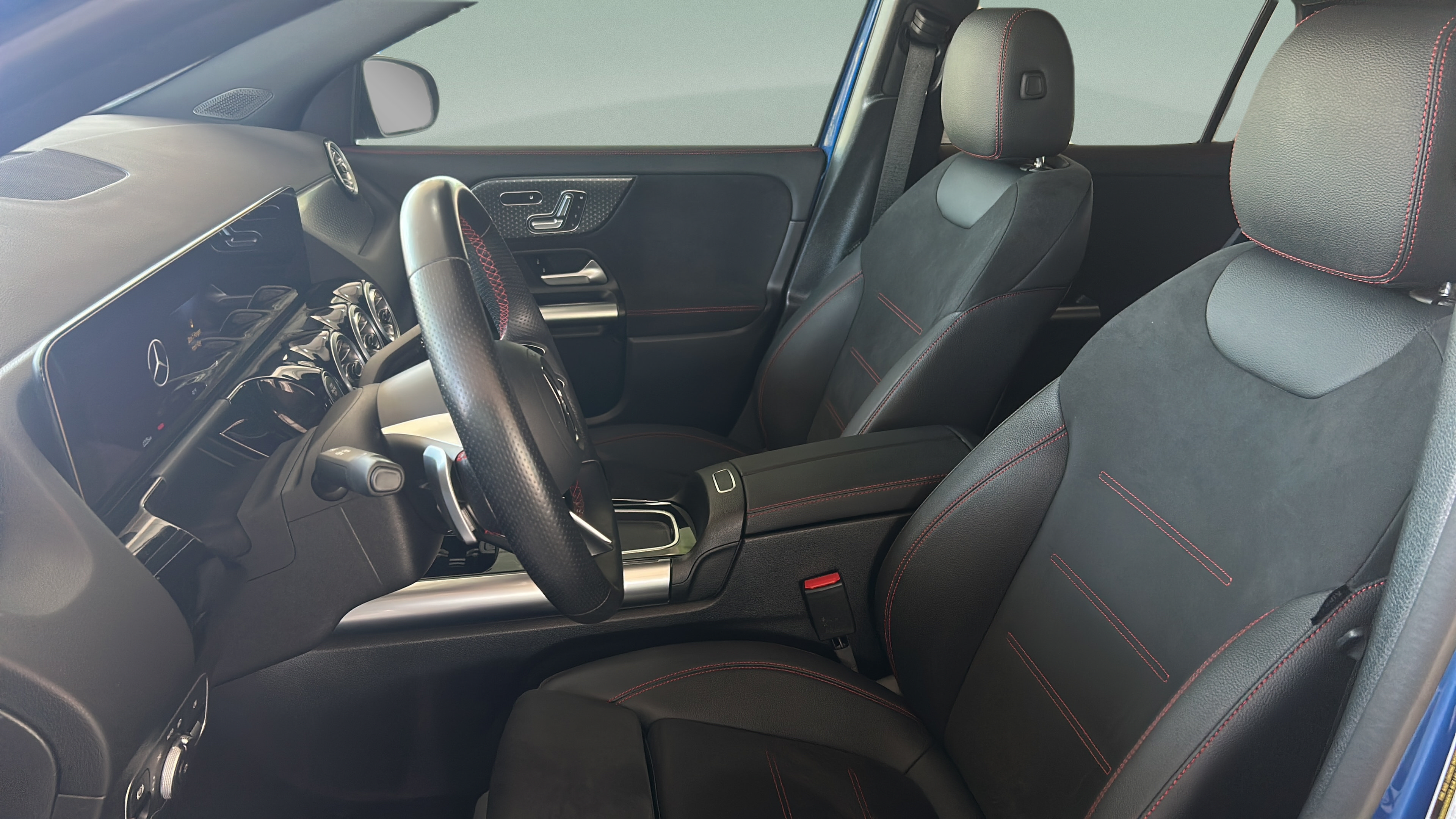 Used 2025 Mercedes-Benz GLA 250 image 9