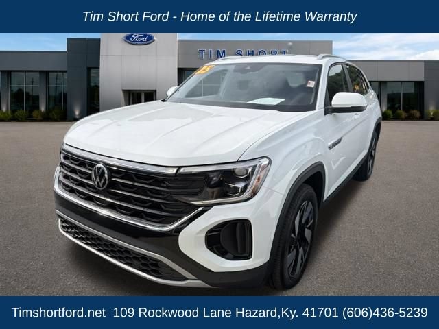 Used 2025 Volkswagen Atlas Cross Sport SE AWD/4WD image 2