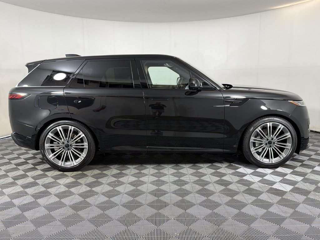 New 2027 Land Rover Range Rover Sport Dynamic SE AWD/4WD image 8