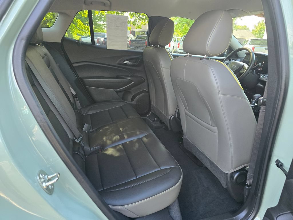 Used 2025 Chevrolet Trax ACTIV w/ Driver Confidence Package FWD image 13