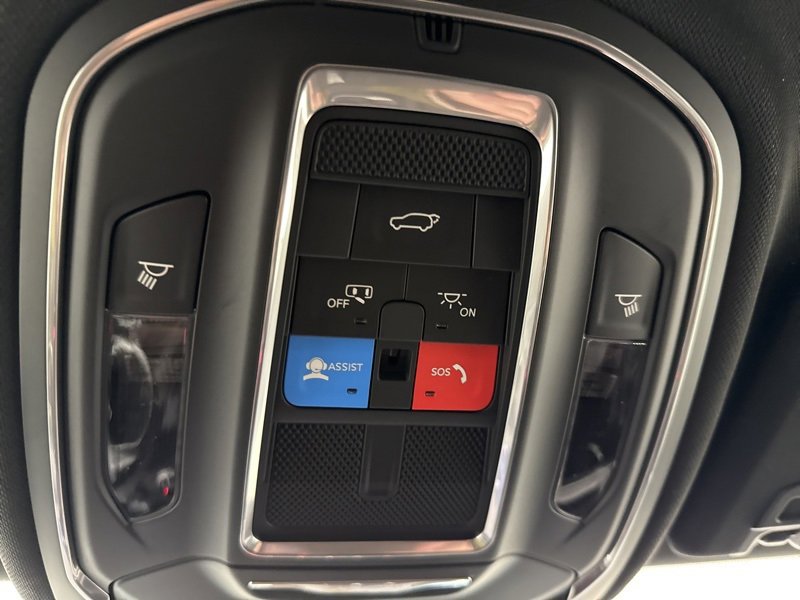 New 2025 Jeep Grand Cherokee Limited w/ Black Appearance Package image 35