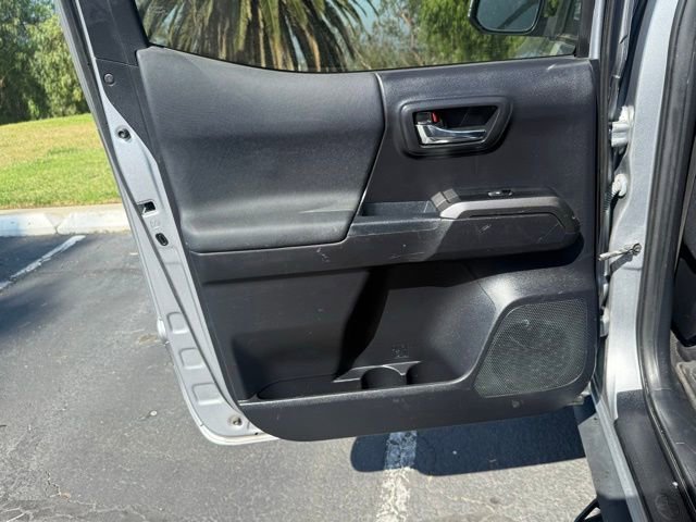 Used 2021 Toyota Tacoma TRD Sport w/ Technology Package image 13