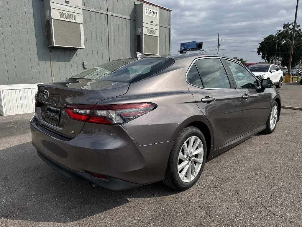 Used 2022 Toyota Camry LE w/ Convenience Package FWD image 9