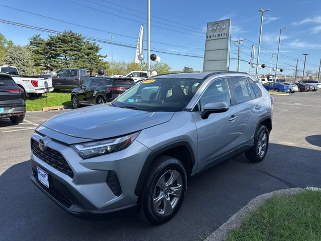 Used 2023 Toyota RAV4 XLE AWD/4WD image 3