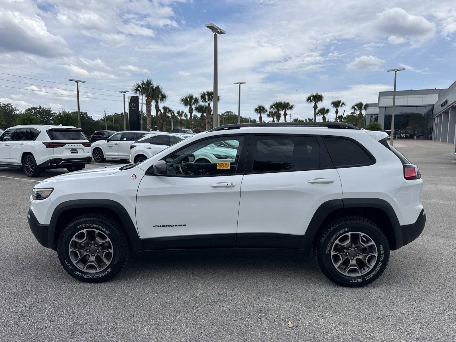 Used 2020 Jeep Cherokee Trailhawk AWD/4WD image 6