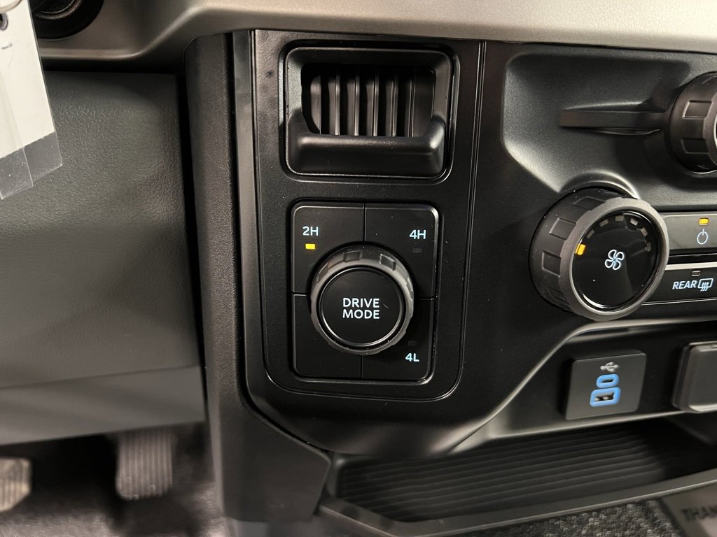 New 2026 Ford F550 4x4 Crew Cab image 13