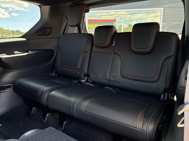 New 2026 Nissan Armada SL w/ Captain's Chari Seat Package AWD/4WD image 9