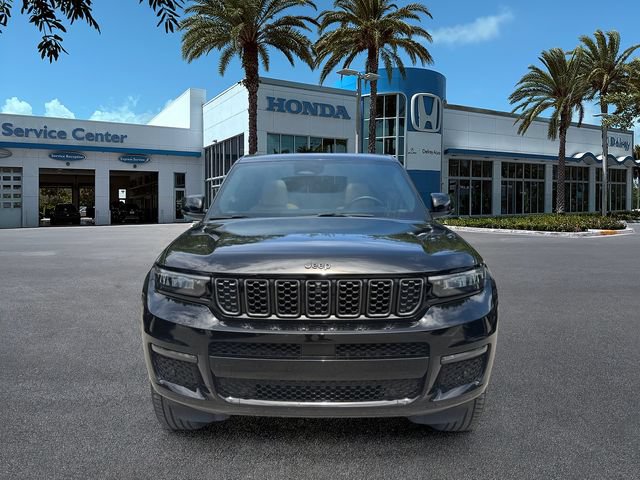 Used 2024 Jeep Grand Cherokee L Summit AWD/4WD image 3