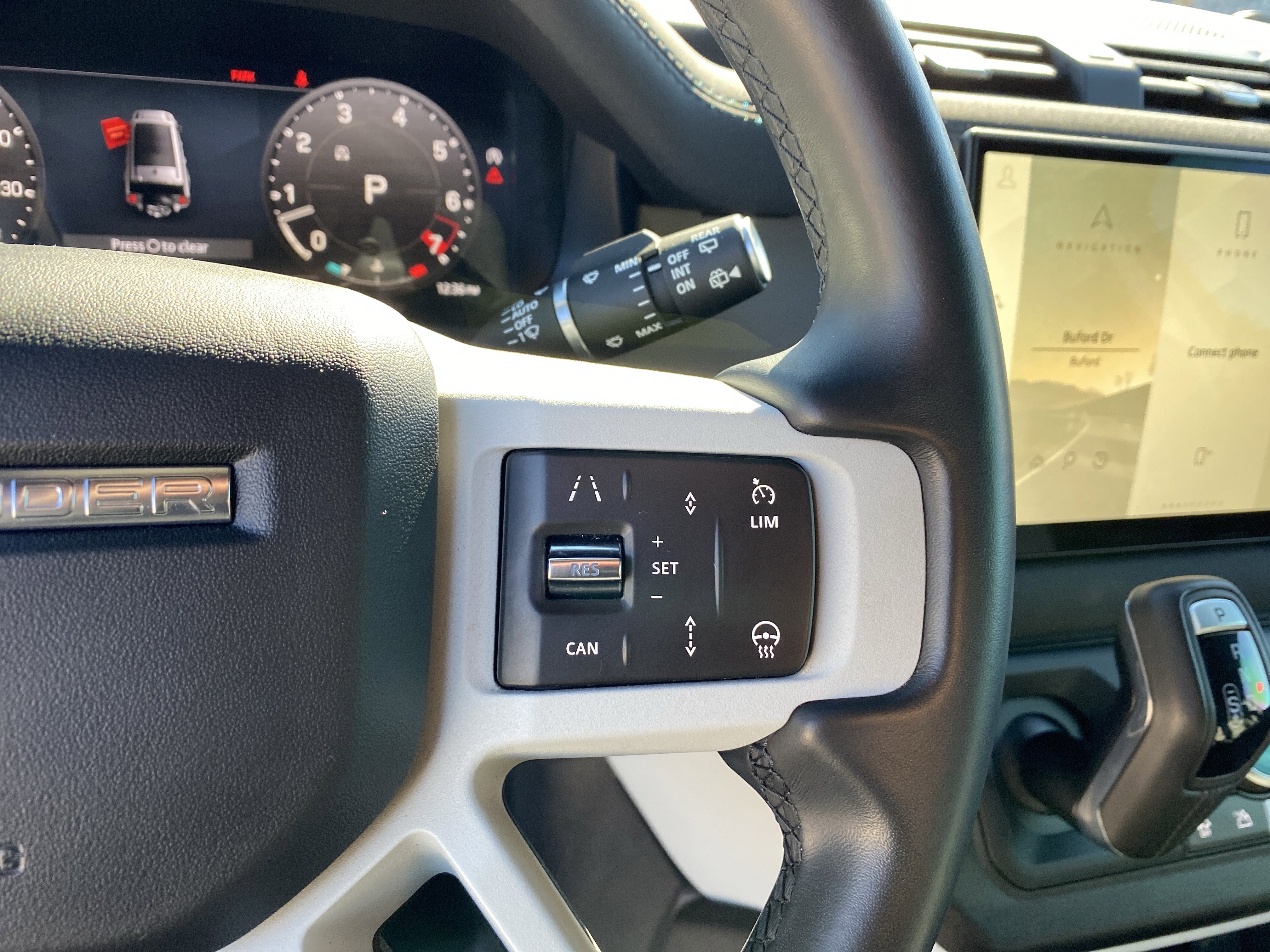 Used 2023 Land Rover Defender 130 X-Dynamic SE image 75