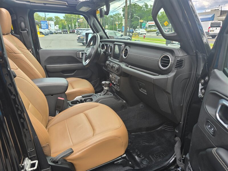 Used 2021 Jeep Wrangler Unlimited Sahara AWD/4WD image 14