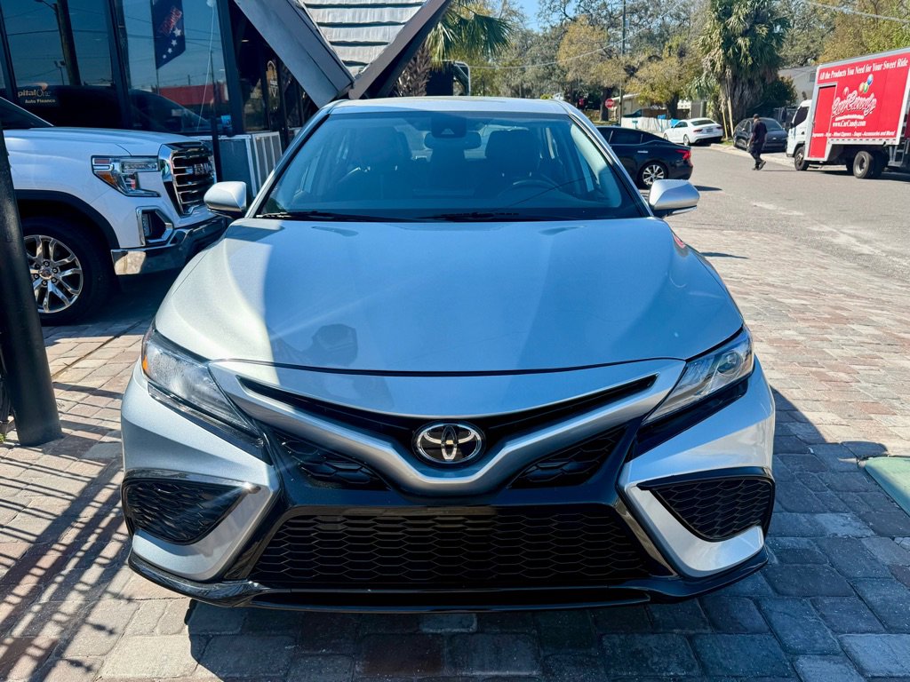 Used 2023 Toyota Camry XSE image 3