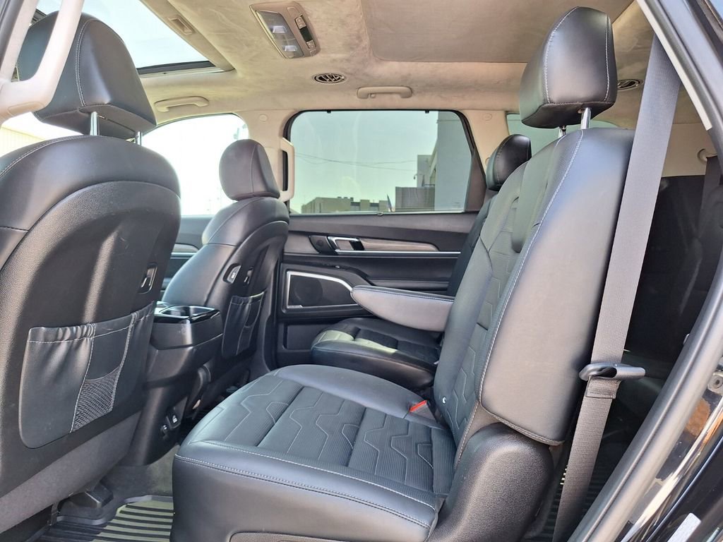 Used 2022 Kia Telluride SX w/ SX Prestige Package image 11