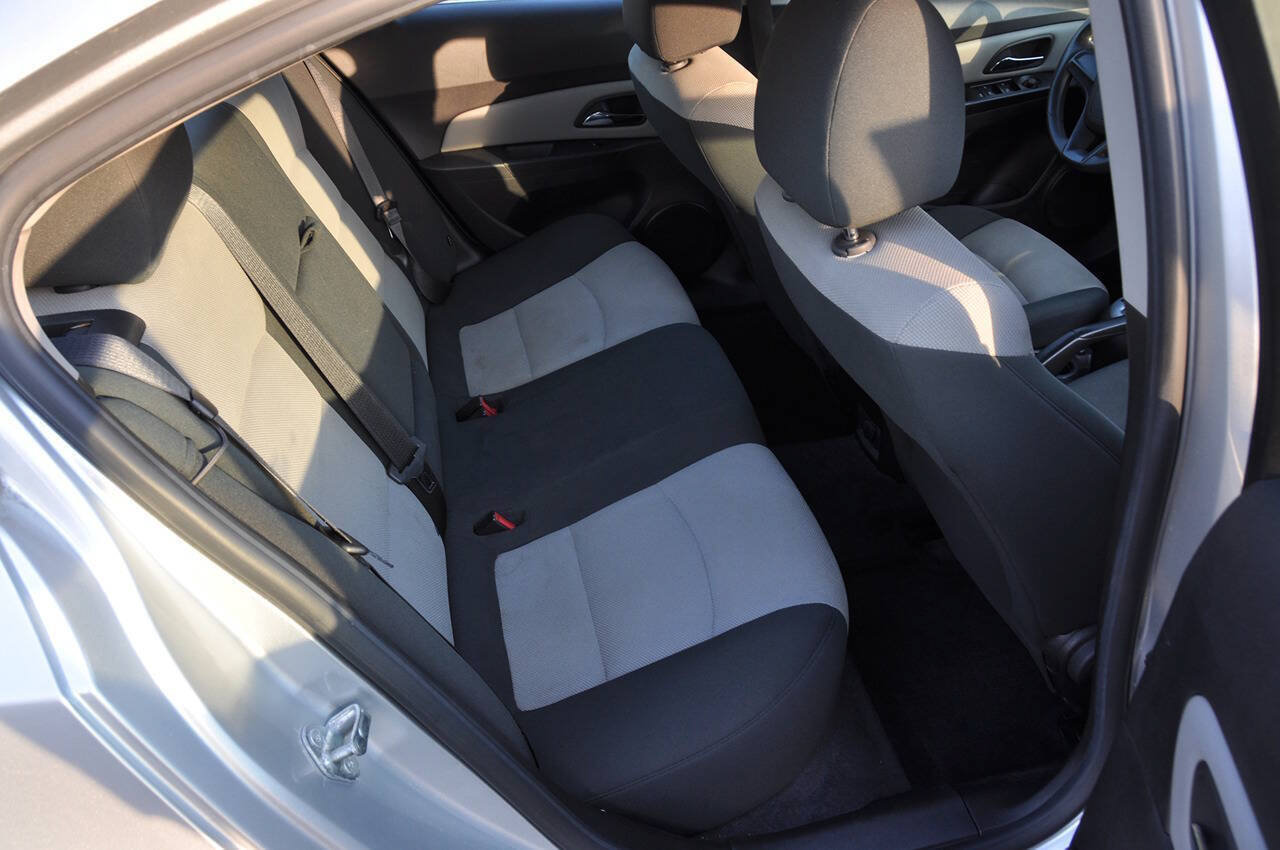 Used 2012 Chevrolet Cruze LS w/ Connectivity Package FWD image 30