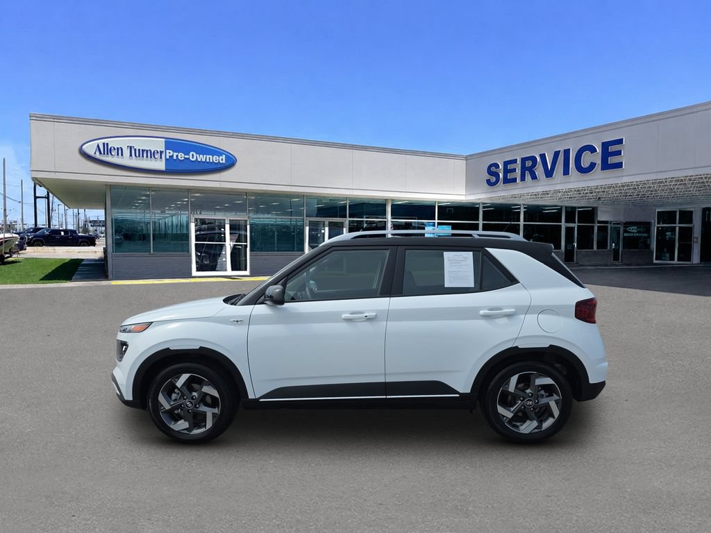 Certified 2026 Hyundai Venue SEL FWD image 5