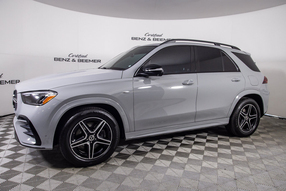 Used 2025 Mercedes-Benz GLE 450e 4MATIC w/ AMG Line Exterior image 5