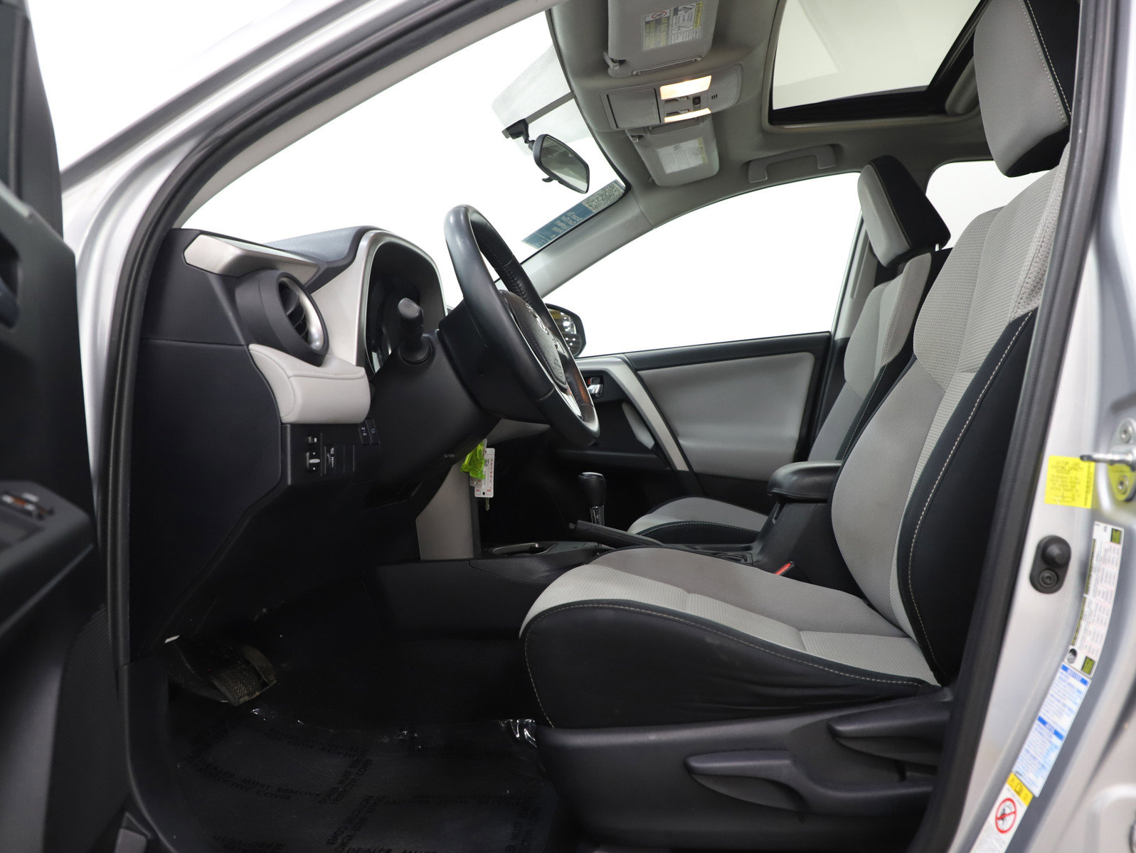 Used 2016 Toyota RAV4 XLE AWD/4WD image 22