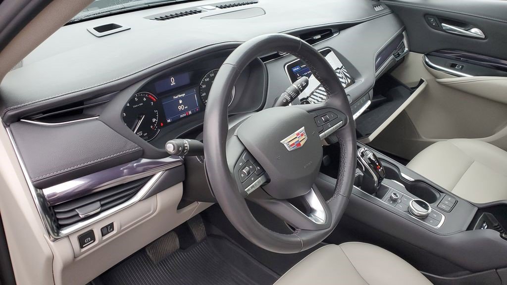 Certified 2023 Cadillac XT4 Luxury image 18