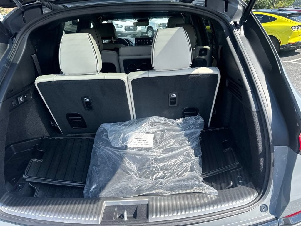 Used 2025 Acura MDX Type S AWD/4WD image 28
