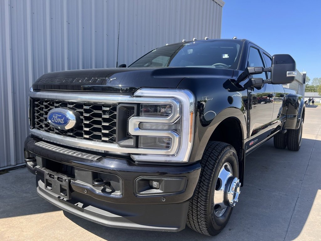 New 2026 Ford F350 Platinum image 3