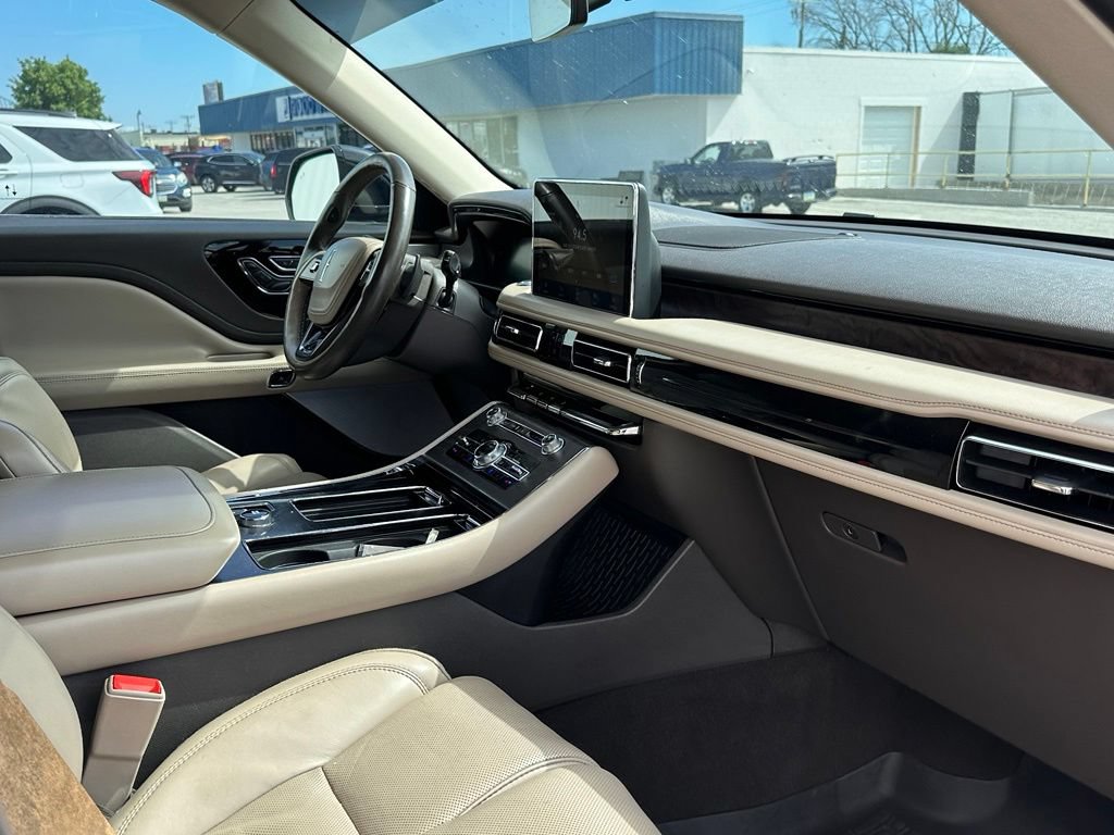 Used 2020 Lincoln Aviator Reserve w/ Equipment Group 202A AWD/4WD image 23