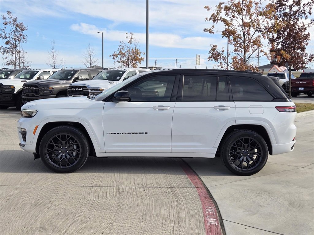 New 2025 Jeep Grand Cherokee Summit w/ Obsidian Package image 2