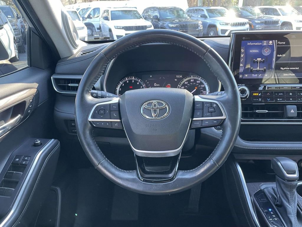 Used 2022 Toyota Highlander Platinum image 21
