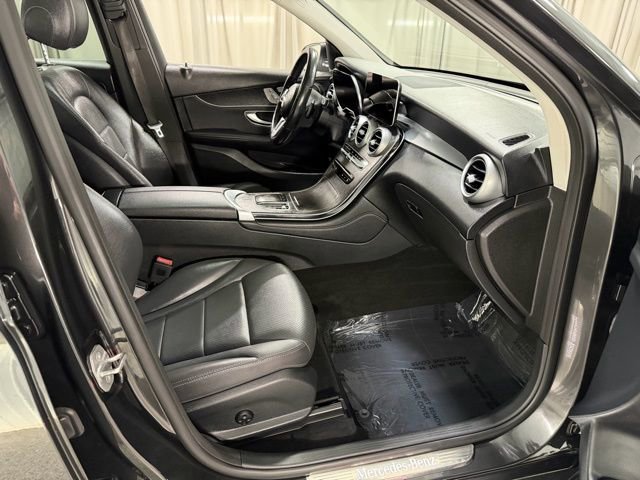 Used 2021 Mercedes-Benz GLC 300 4MATIC image 7