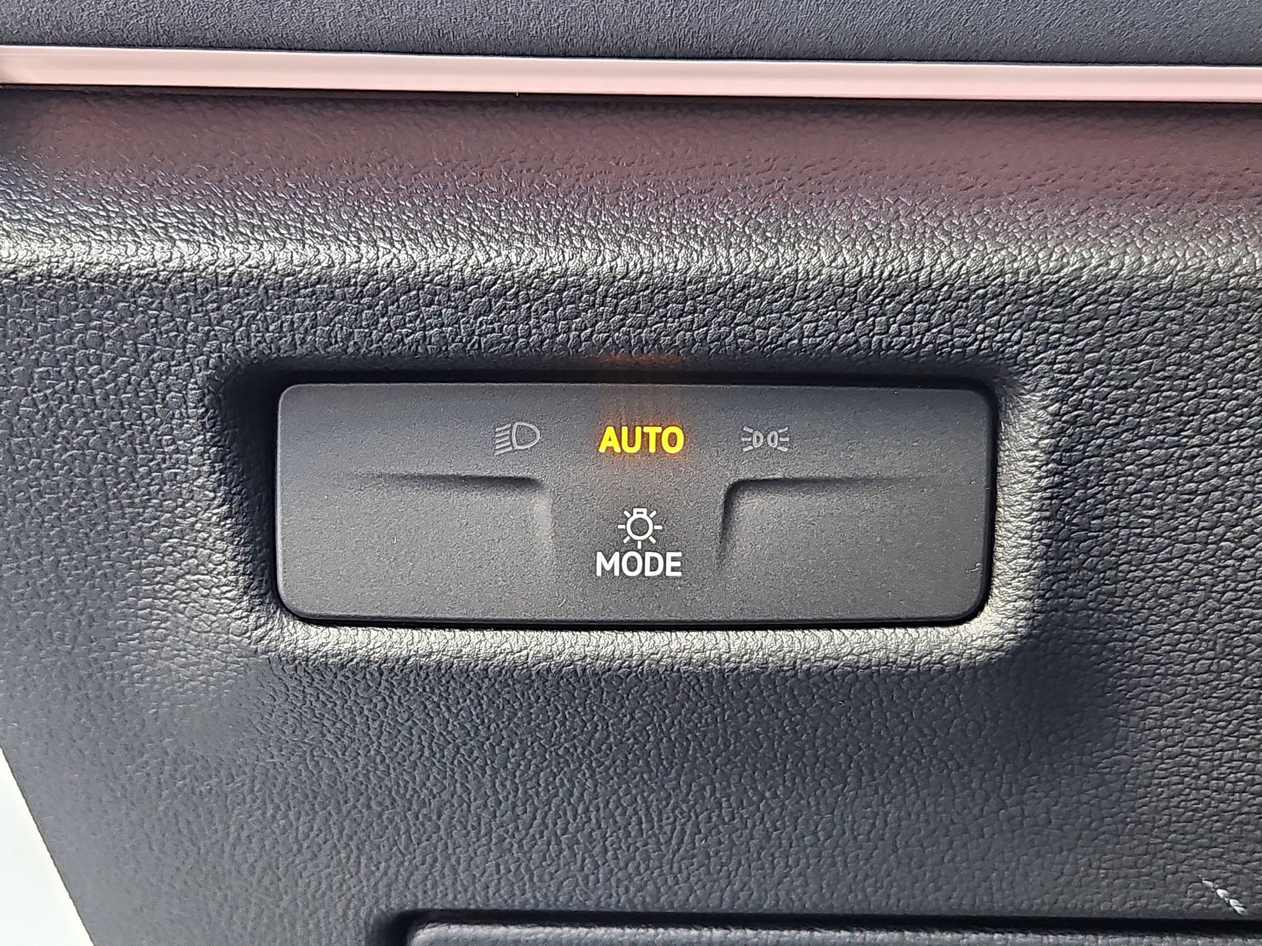 New 2026 Volkswagen Tiguan SE AWD/4WD image 9