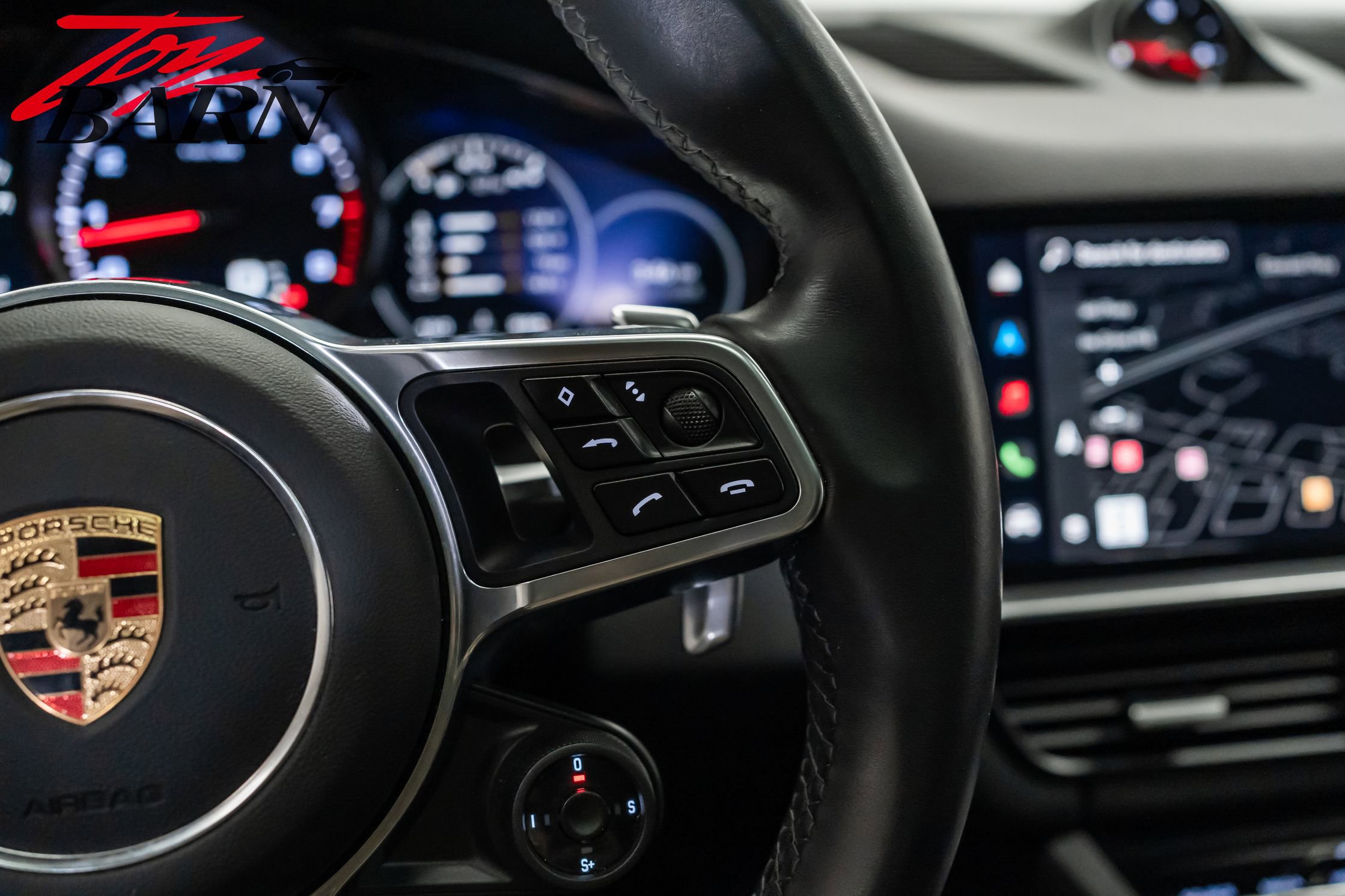 Used 2023 Porsche Cayenne Platinum Edition image 33