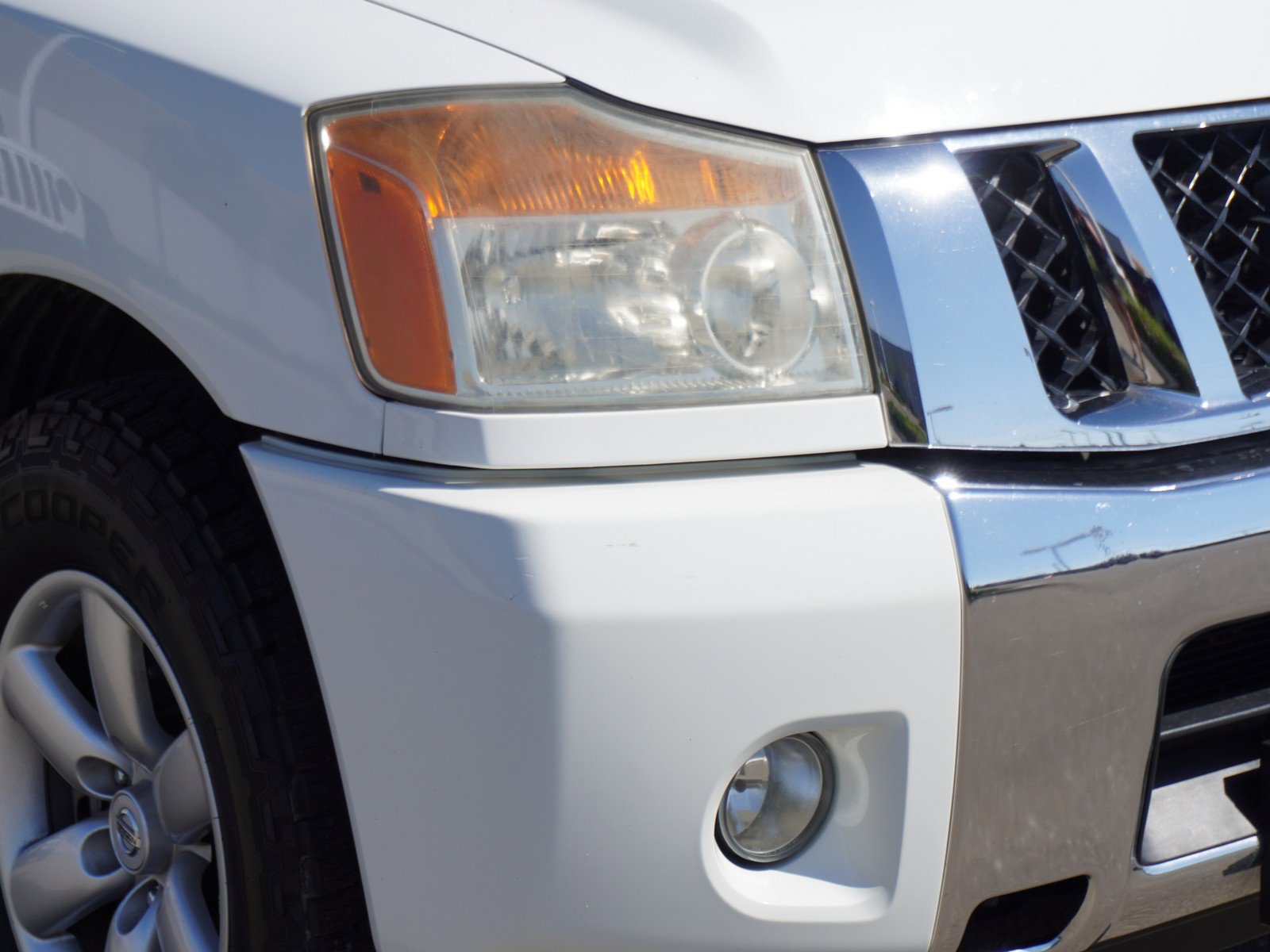 Used 2014 Nissan Titan SV w/ SV Value Truck Package image 3