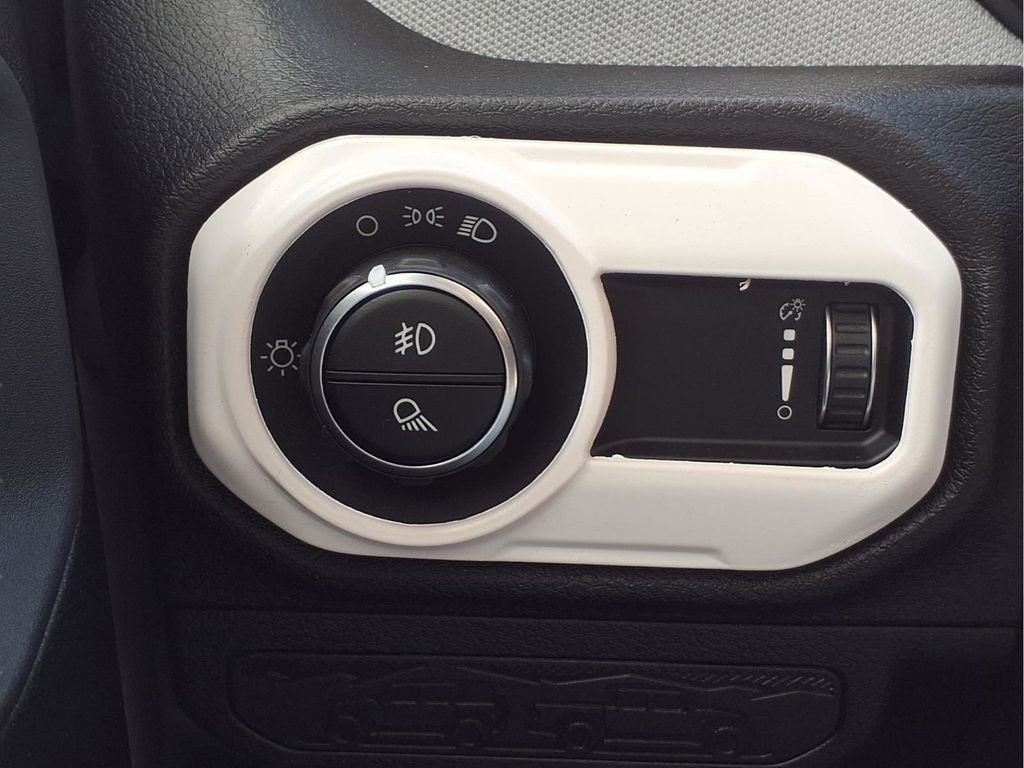 Used 2024 Jeep Gladiator Sport AWD/4WD image 12