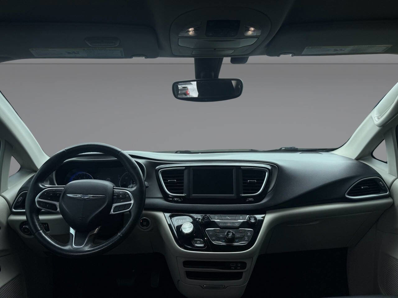Used 2020 Chrysler Pacifica Touring-L FWD image 38