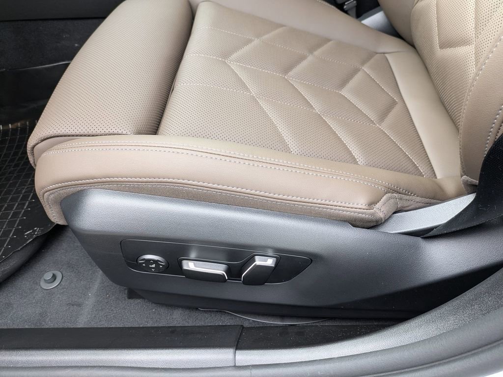 New 2026 BMW 530i xDrive w/ M Sport Package image 14