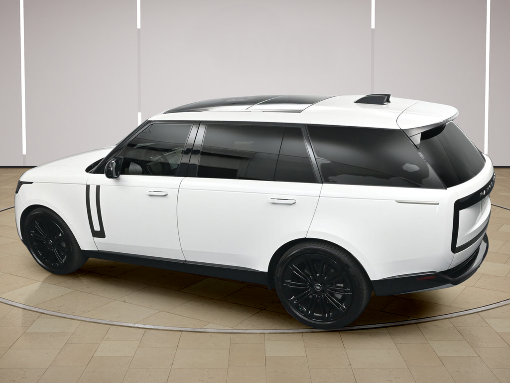 Used 2025 Land Rover Range Rover Long Wheelbase SE AWD/4WD image 32