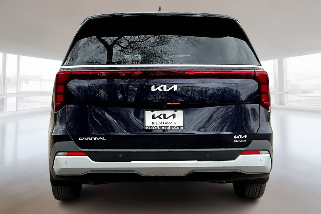 New 2026 Kia Carnival FWD image 4