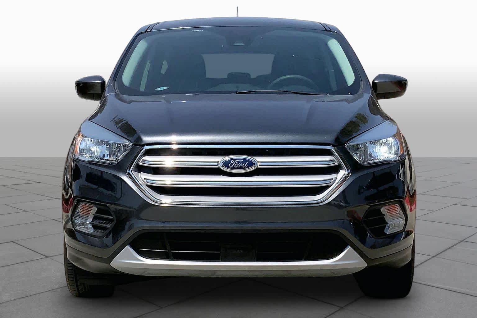 Used 2019 Ford Escape SE FWD image 4