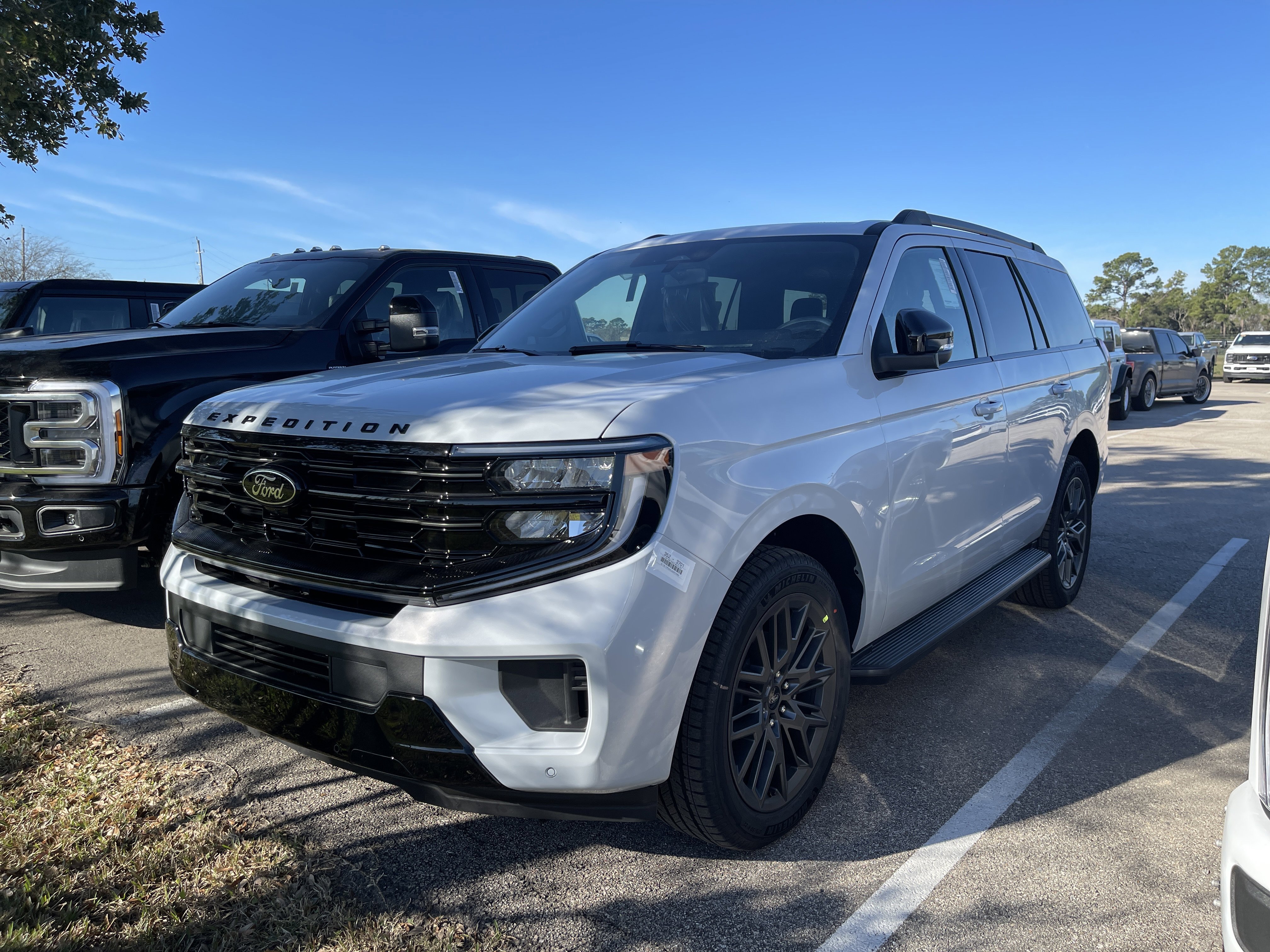 New 2026 Ford Expedition Platinum w/ Stealth Appearance Package image 4
