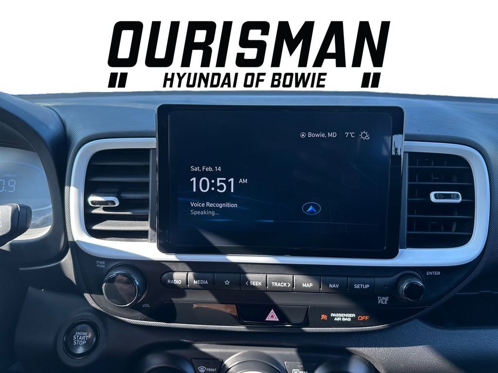 Used 2023 Hyundai Venue Limited image 22