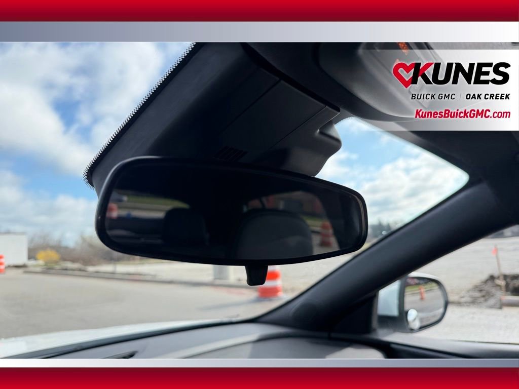 Used 2025 Buick Envista Preferred image 21