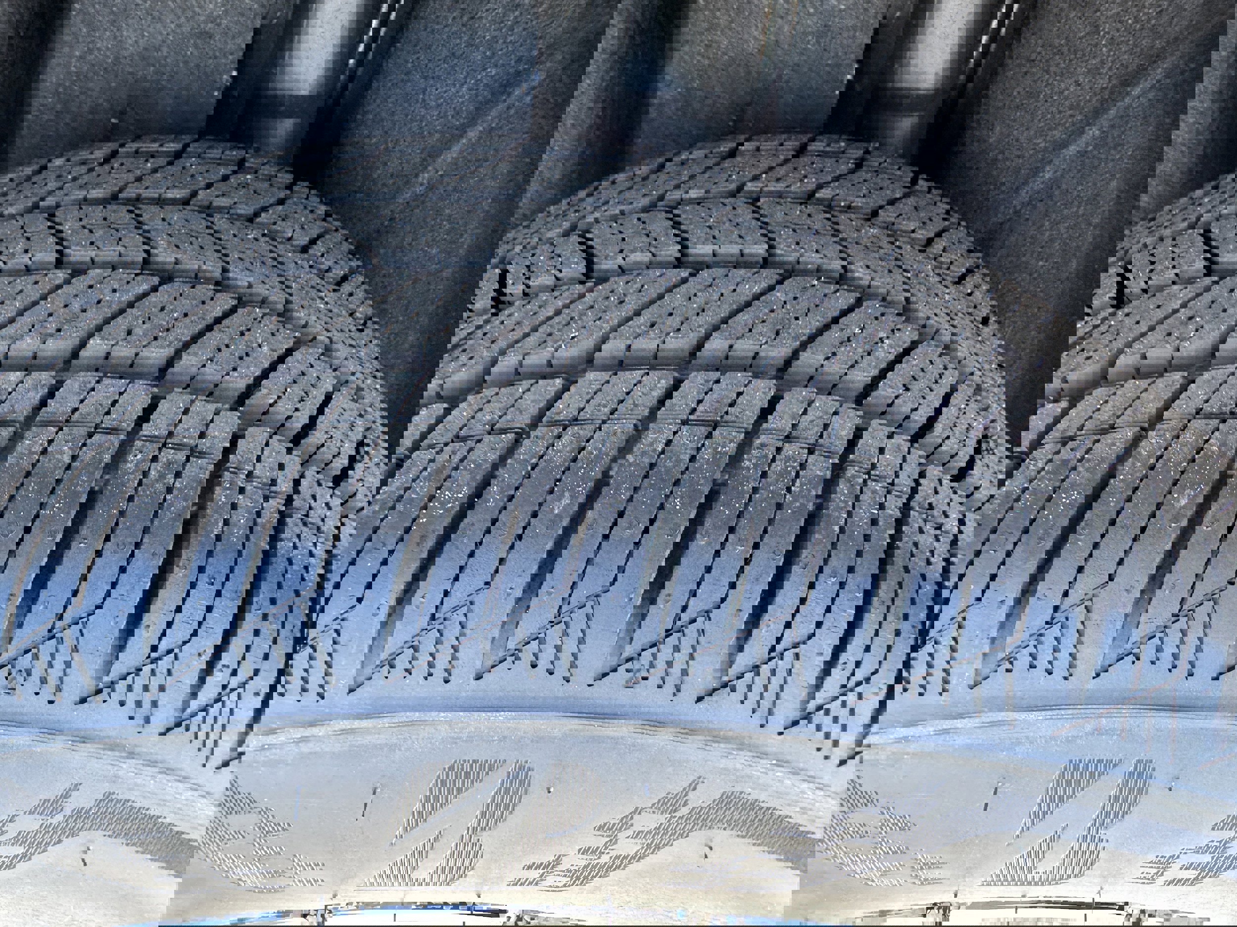 New 2025 Volkswagen Taos SE image 32