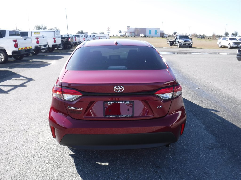 Used 2025 Toyota Corolla LE image 5