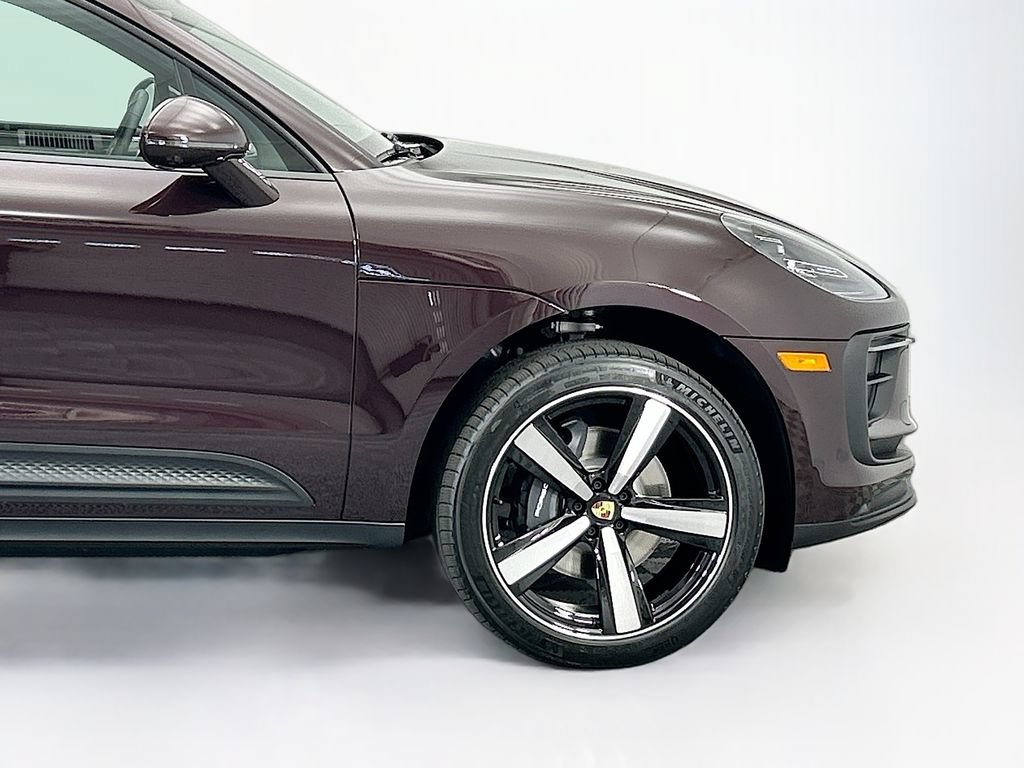 Used 2026 Porsche Macan AWD/4WD image 11