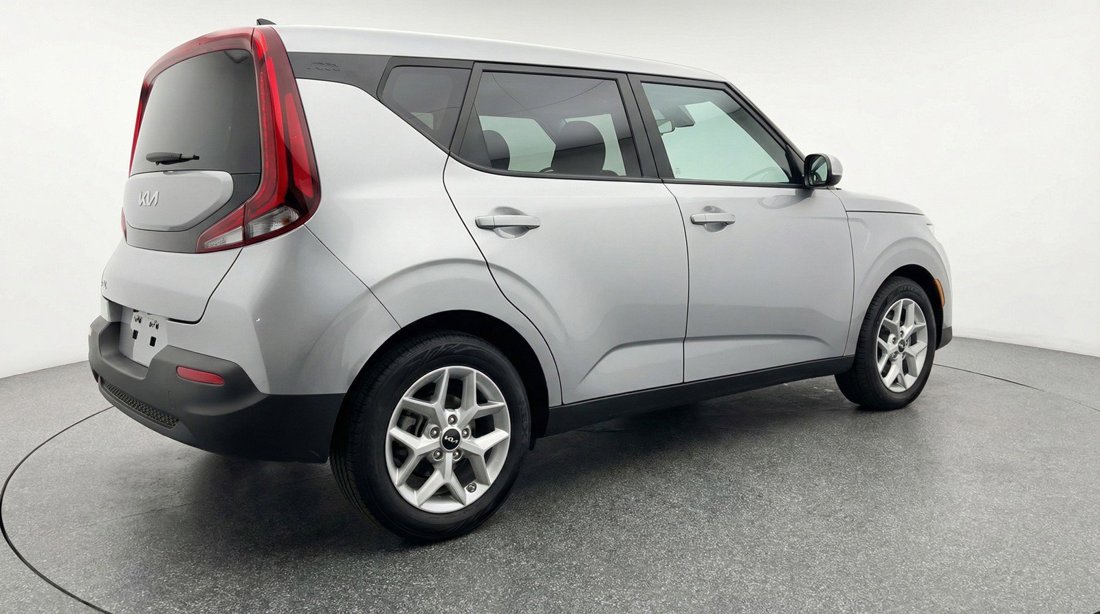 Used 2025 Kia Soul LX w/ LX Technology Package FWD image 9