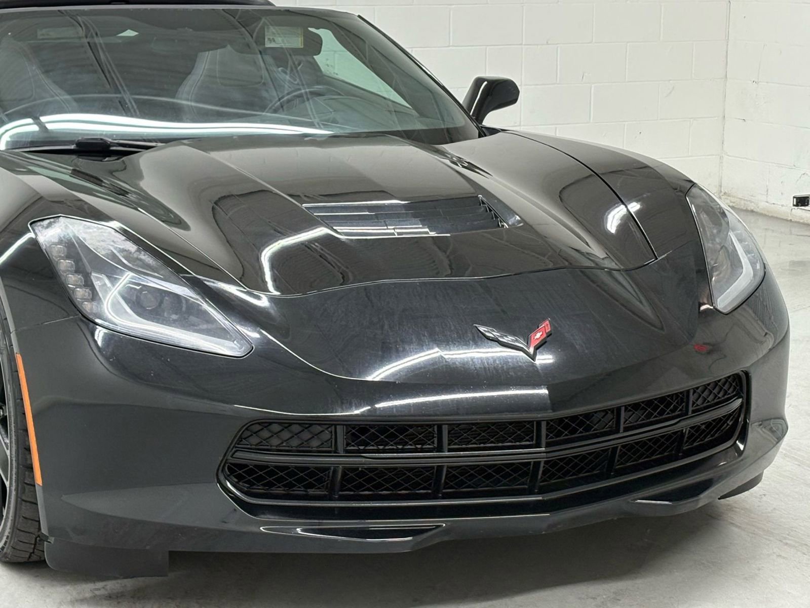 Used 2016 Chevrolet Corvette Stingray Coupe w/ Carbon Flash Badge Package RWD image 26